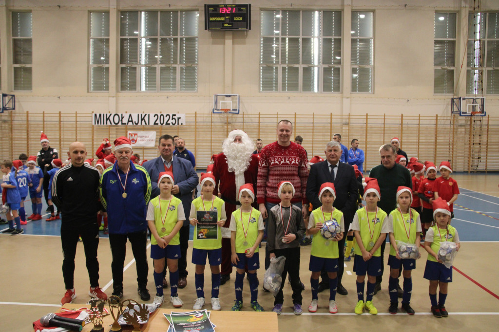 III Mikołajkowy Turniej Halowej Piłki Nożnej o Puchar Starosty Jarocińskiego rozstrzygnięty