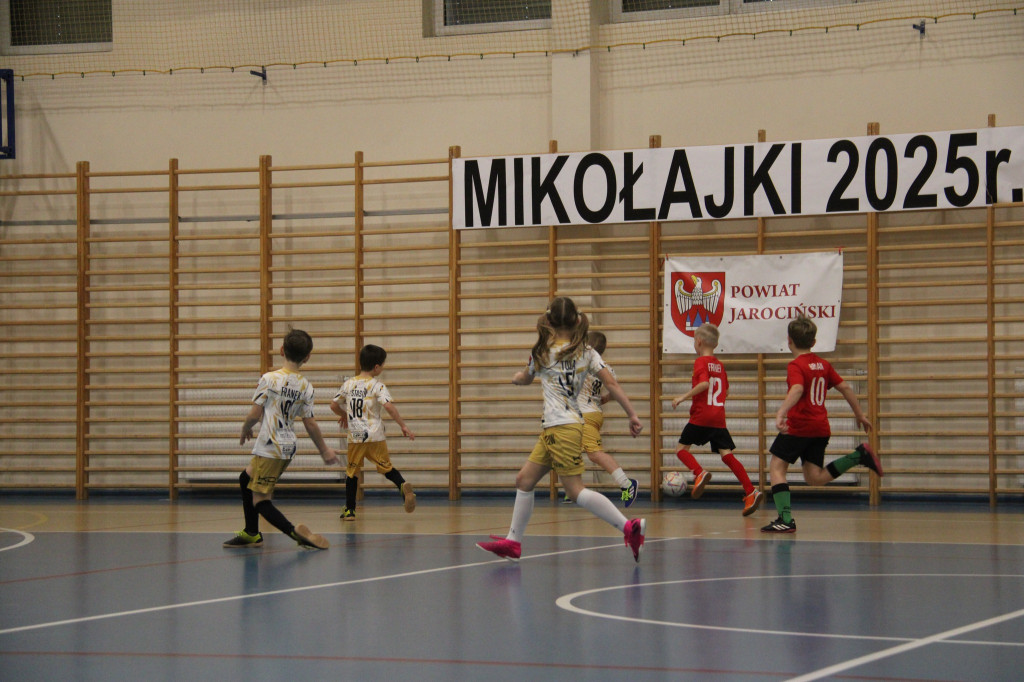III Mikołajkowy Turniej Halowej Piłki Nożnej o Puchar Starosty Jarocińskiego rozstrzygnięty