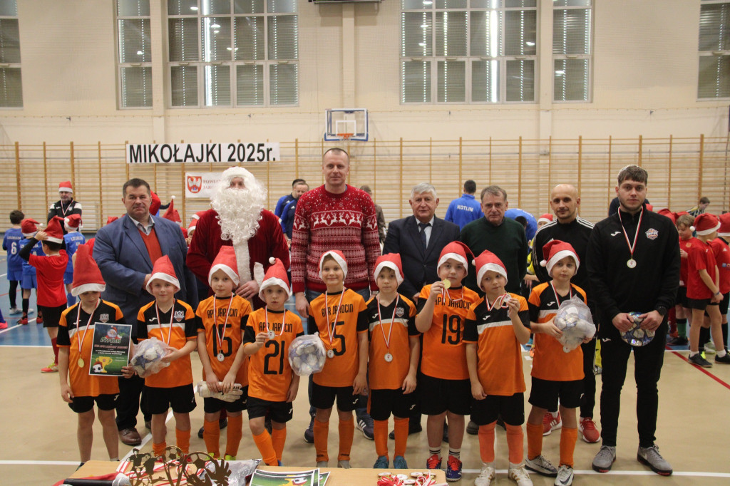 III Mikołajkowy Turniej Halowej Piłki Nożnej o Puchar Starosty Jarocińskiego rozstrzygnięty