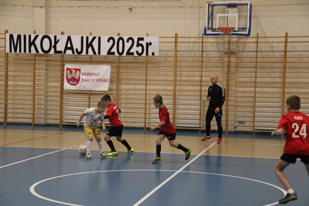 III Mikołajkowy Turniej Halowej Piłki Nożnej o Puchar Starosty Jarocińskiego rozstrzygnięty