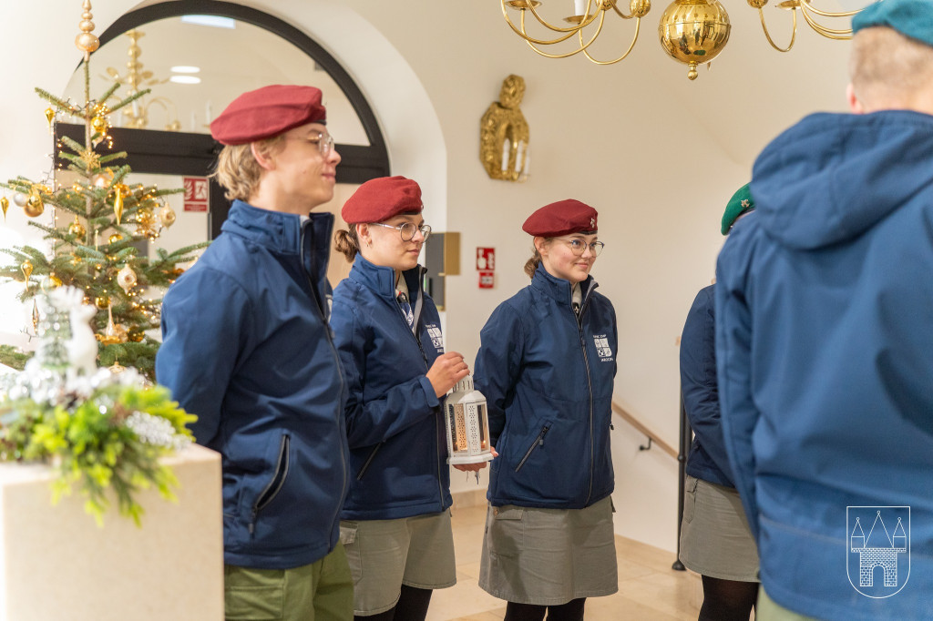 Harcerze przekazali Światełko Pokoju władzom Jarocina i Jaraczewa