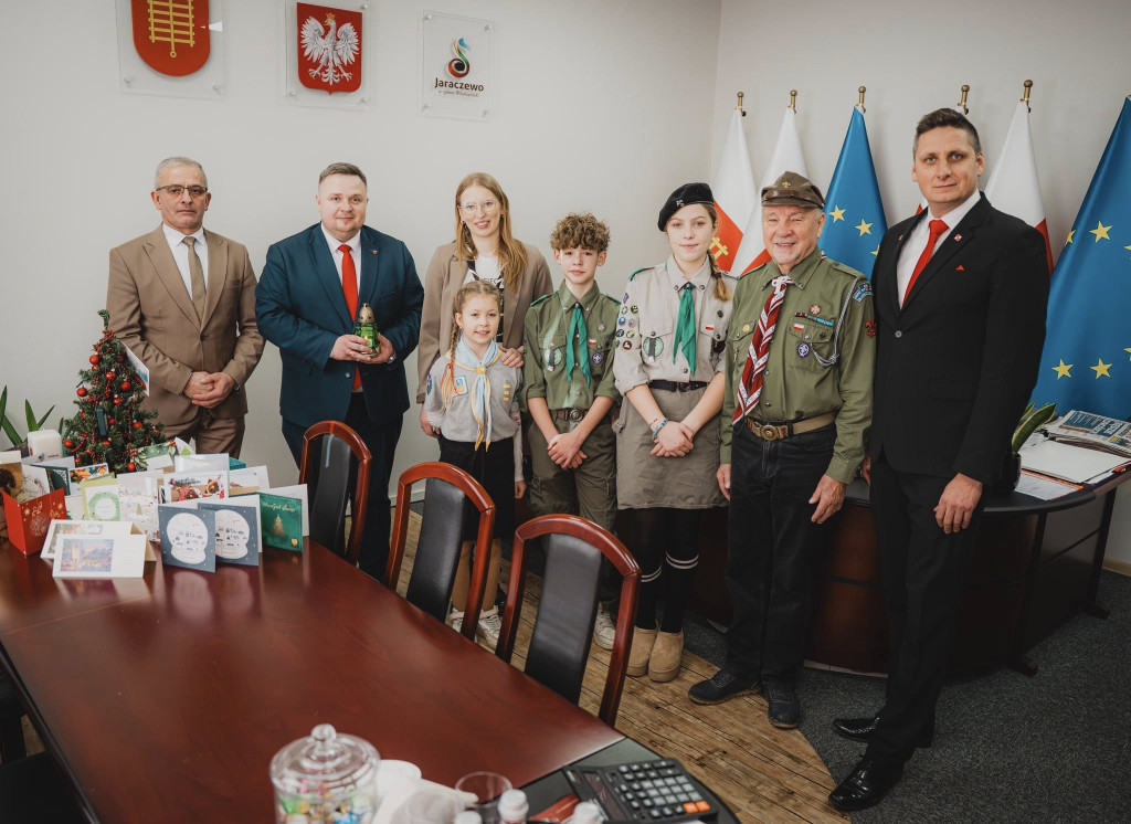 Harcerze przekazali Światełko Pokoju władzom Jarocina i Jaraczewa
