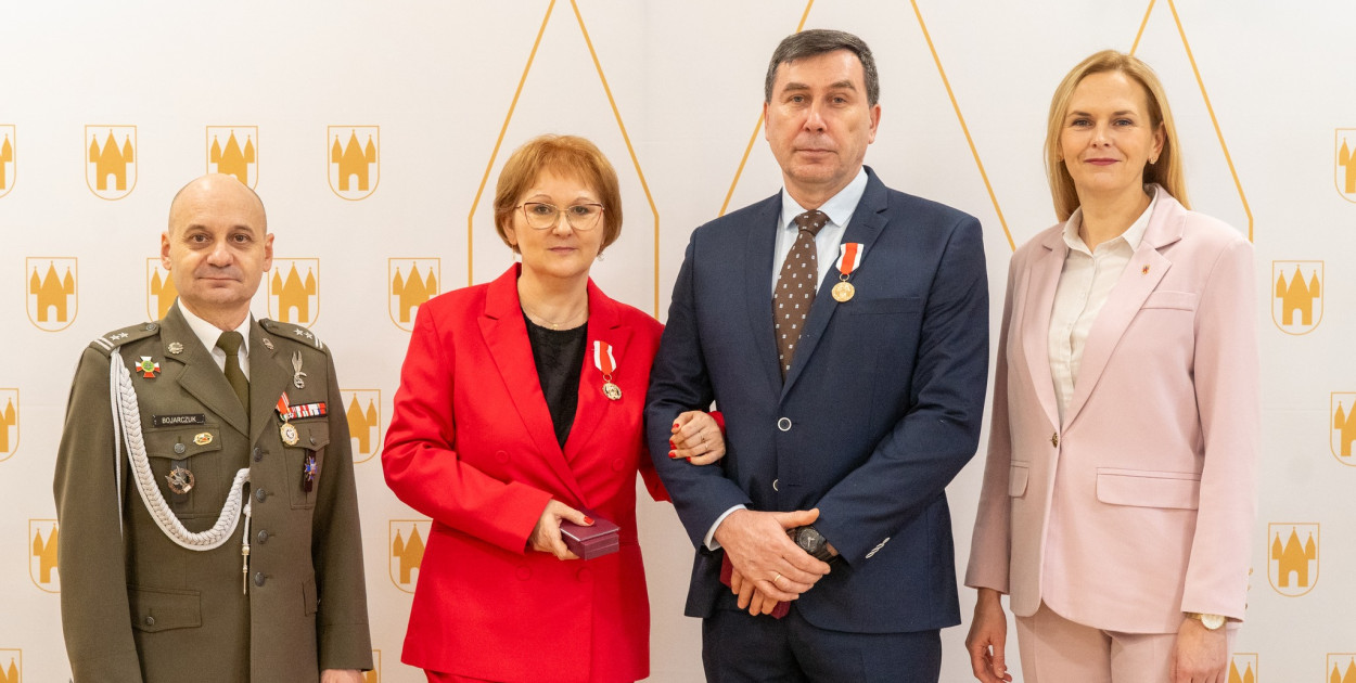 Państwo Tułazowie uhonorowani złotym medalem Ministra Obrony Narodowej