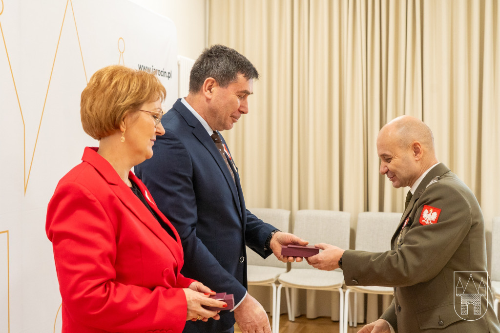 Państwo Tułazowie uhonorowani złotym medalem Ministra Obrony Narodowej