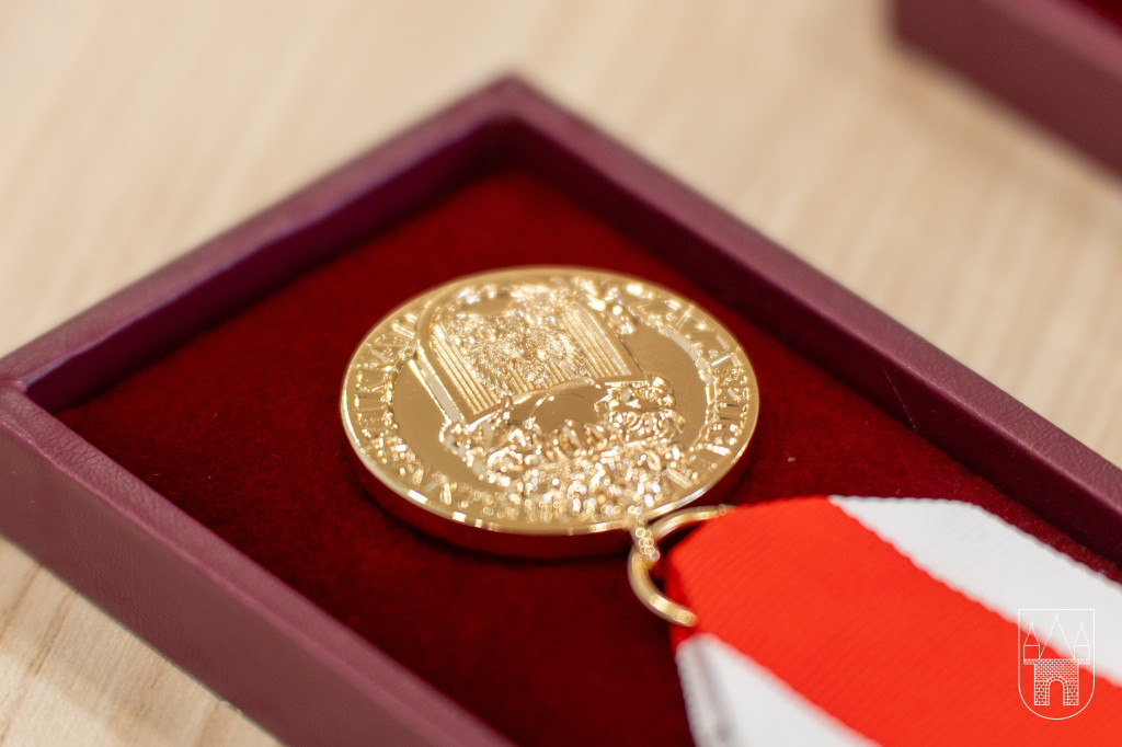 Państwo Tułazowie uhonorowani złotym medalem Ministra Obrony Narodowej