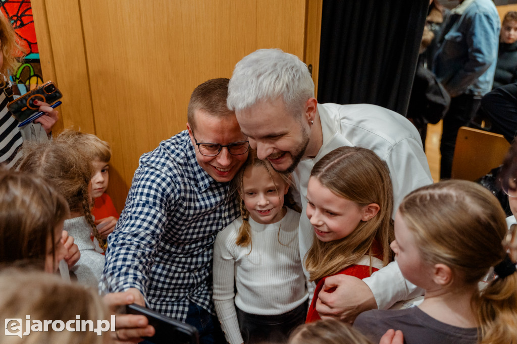 Filip Mettler muzycznie podziękował Jarocinowi za wsparcie podczas The Voice of Poland