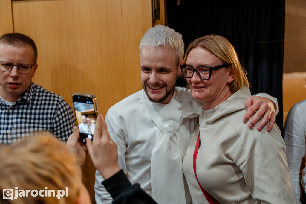 Filip Mettler muzycznie podziękował Jarocinowi za wsparcie podczas The Voice of Poland