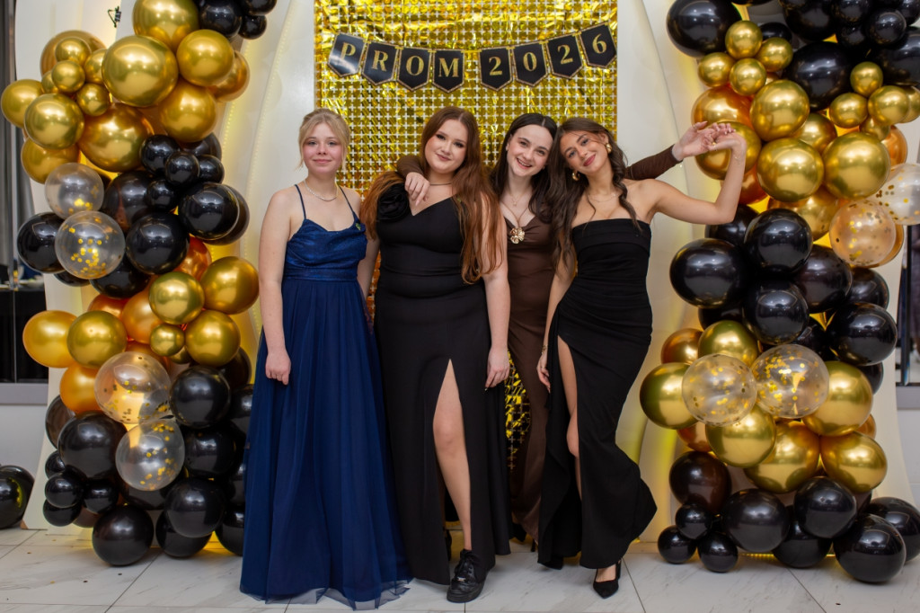 Studniówka 2025 maturzystów Akademii Dobrej Edukacji w Jarocinie