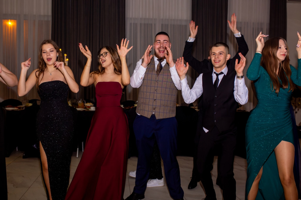 Studniówka 2025 maturzystów Akademii Dobrej Edukacji w Jarocinie