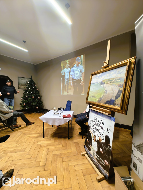 Monet, kradzież i śledztwo od kuchni. Sala Muzeum Regionalnego w Jarocinie pękała w szwach