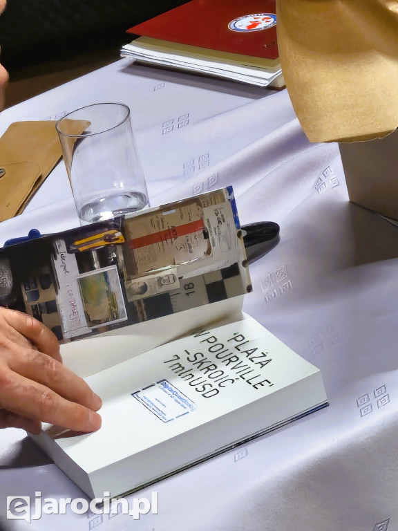 Monet, kradzież i śledztwo od kuchni. Sala Muzeum Regionalnego w Jarocinie pękała w szwach