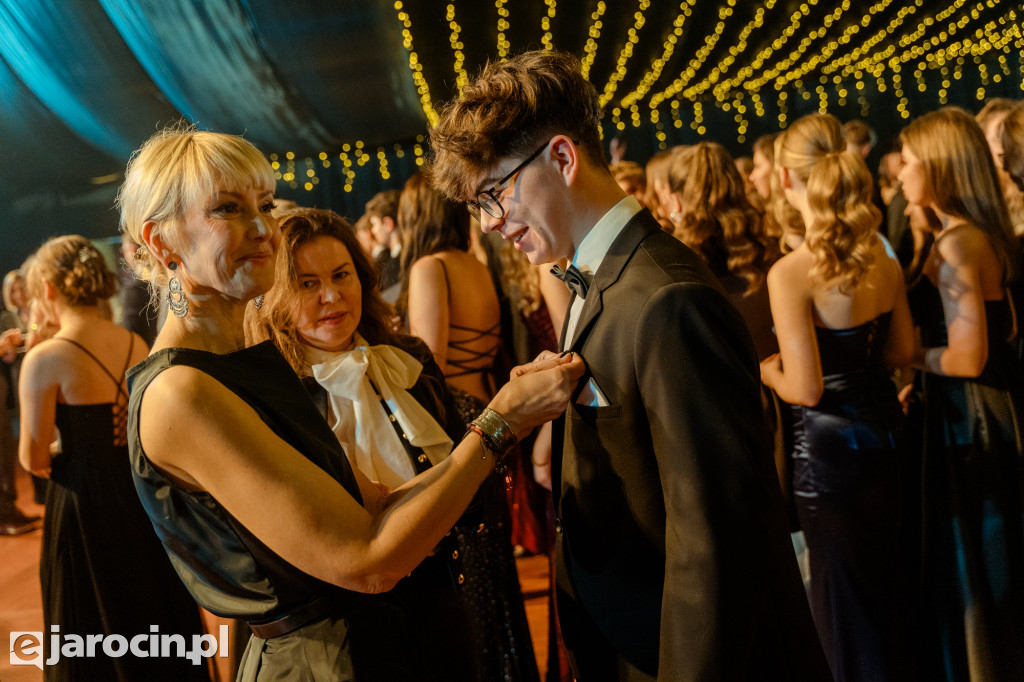 Studniówka 2025 maturzystów Liceum Ogólnokształcącego w Jarocinie