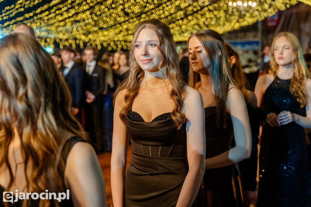 Studniówka 2025 maturzystów Liceum Ogólnokształcącego w Jarocinie