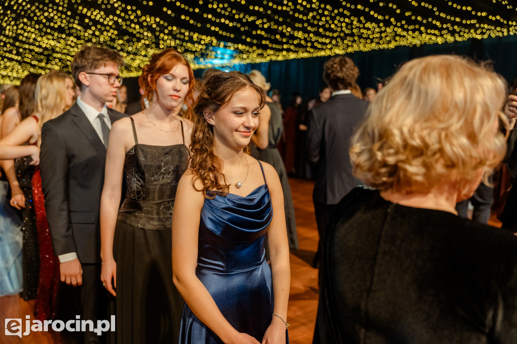 Studniówka 2025 maturzystów Liceum Ogólnokształcącego w Jarocinie