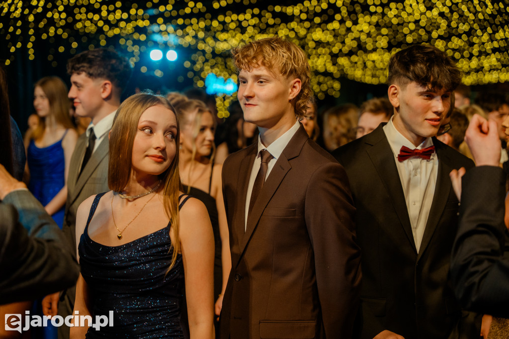 Studniówka 2025 maturzystów Liceum Ogólnokształcącego w Jarocinie