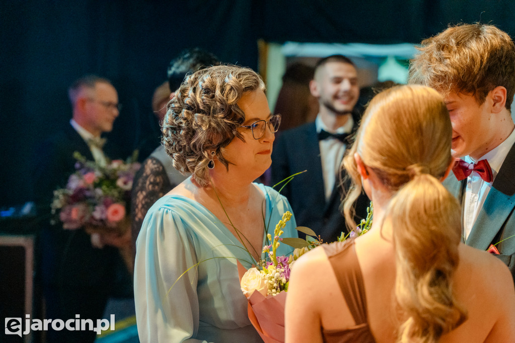 Studniówka 2025 maturzystów Liceum Ogólnokształcącego w Jarocinie