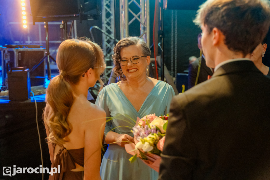 Studniówka 2025 maturzystów Liceum Ogólnokształcącego w Jarocinie