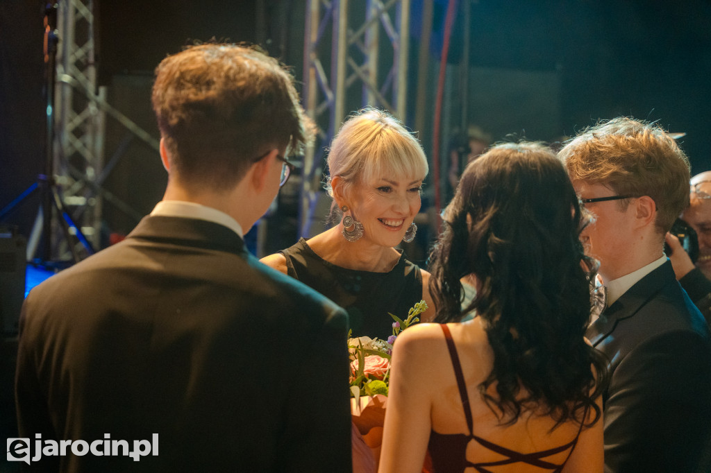 Studniówka 2025 maturzystów Liceum Ogólnokształcącego w Jarocinie