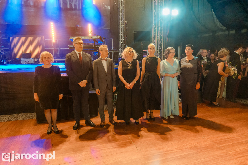 Studniówka 2025 maturzystów Liceum Ogólnokształcącego w Jarocinie