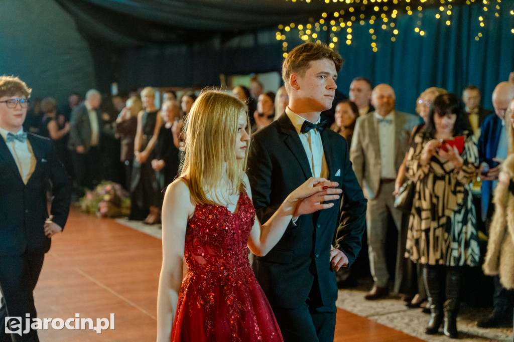 Studniówka 2025 maturzystów Liceum Ogólnokształcącego w Jarocinie