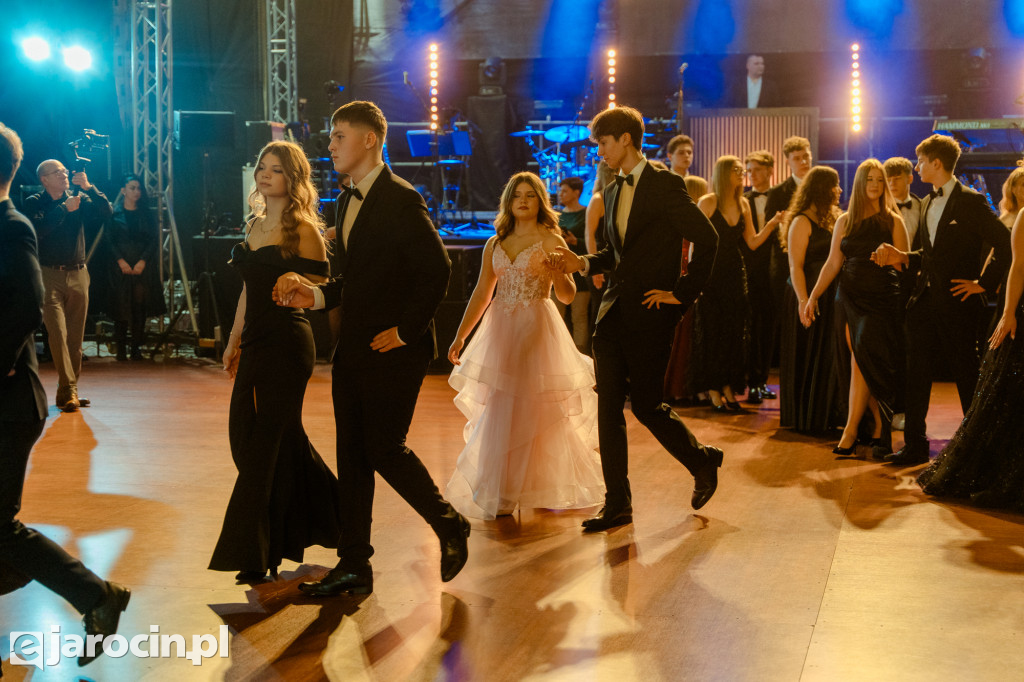 Studniówka 2025 maturzystów Liceum Ogólnokształcącego w Jarocinie