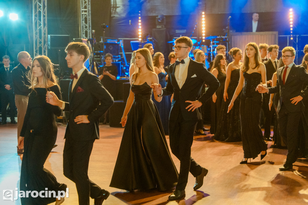 Studniówka 2025 maturzystów Liceum Ogólnokształcącego w Jarocinie
