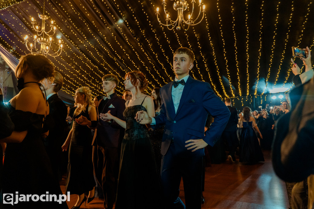 Studniówka 2025 maturzystów Liceum Ogólnokształcącego w Jarocinie