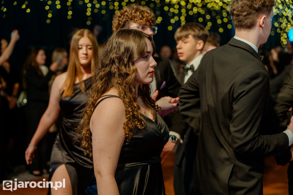 Studniówka 2025 maturzystów Liceum Ogólnokształcącego w Jarocinie