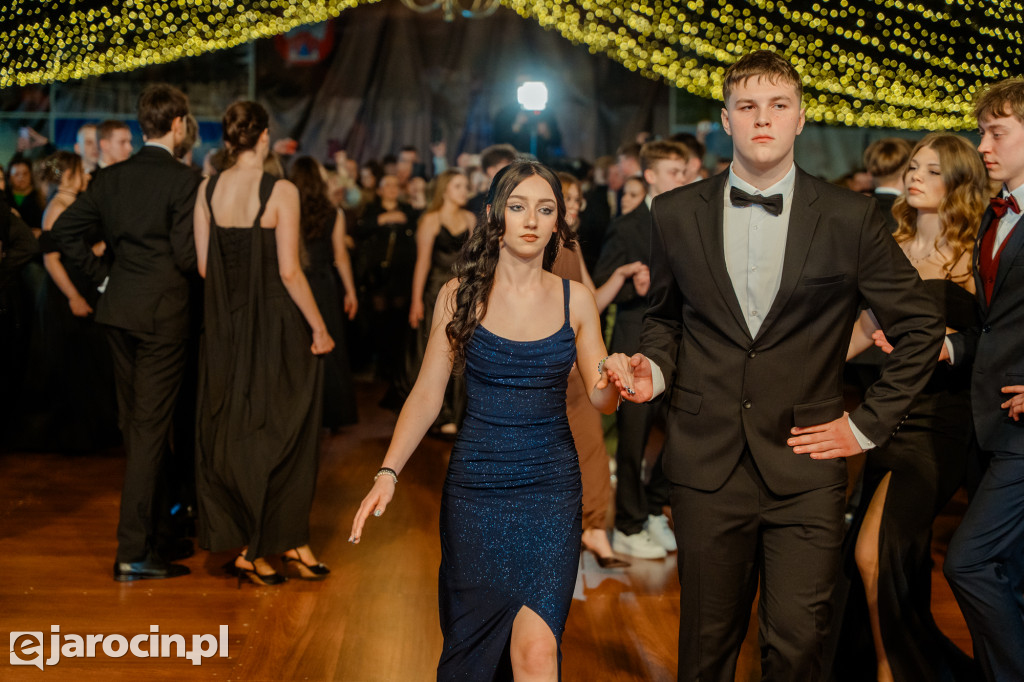 Studniówka 2025 maturzystów Liceum Ogólnokształcącego w Jarocinie