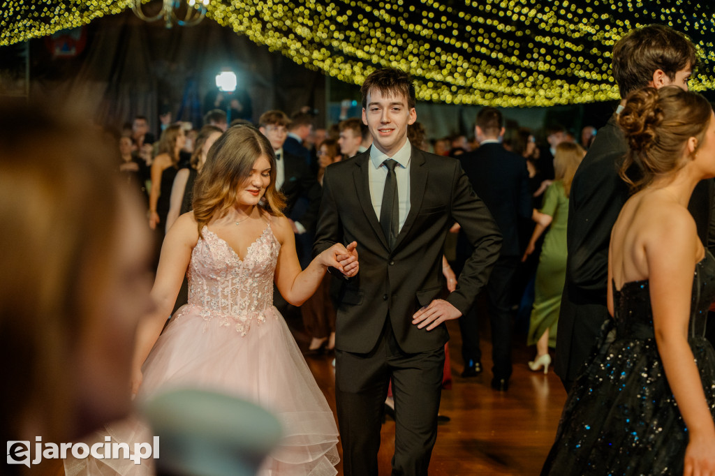 Studniówka 2025 maturzystów Liceum Ogólnokształcącego w Jarocinie