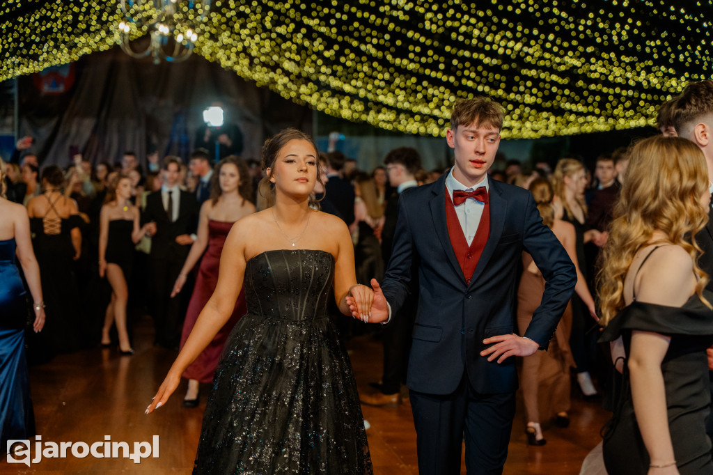 Studniówka 2025 maturzystów Liceum Ogólnokształcącego w Jarocinie