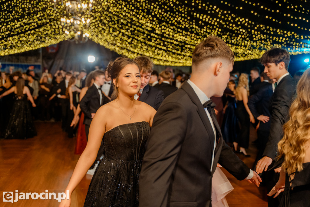 Studniówka 2025 maturzystów Liceum Ogólnokształcącego w Jarocinie