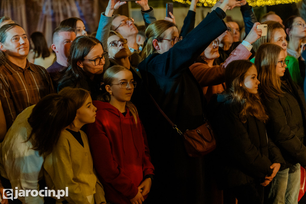 Studniówka 2025 maturzystów Liceum Ogólnokształcącego w Jarocinie