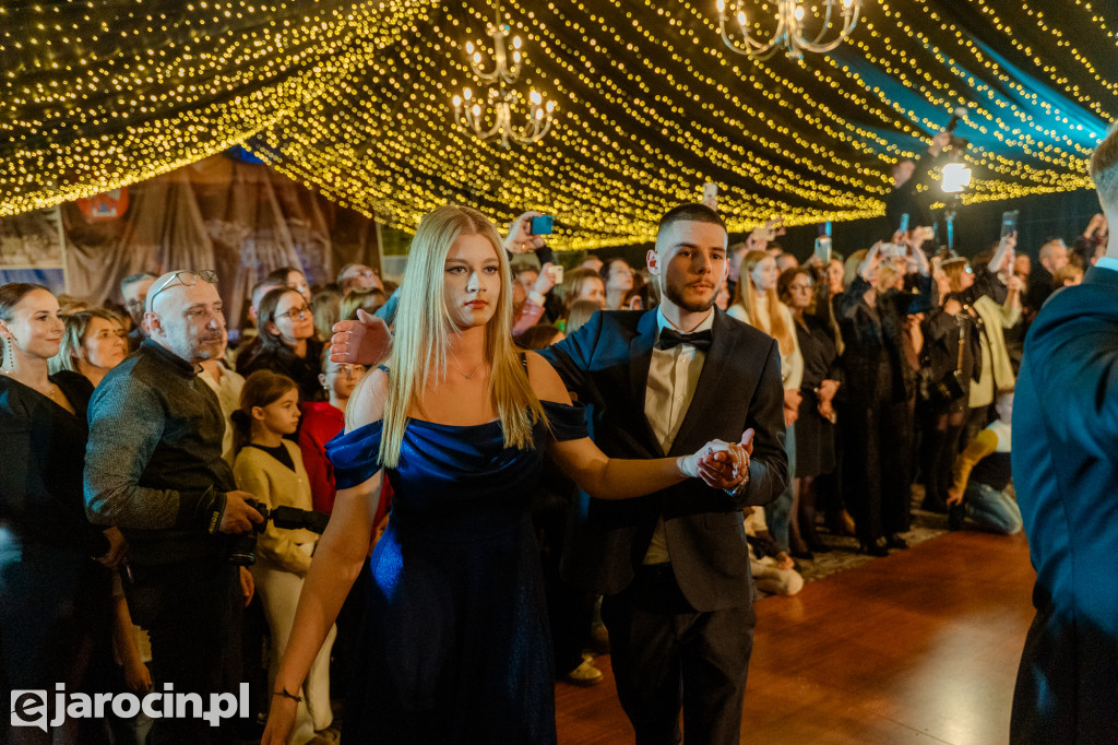 Studniówka 2025 maturzystów Liceum Ogólnokształcącego w Jarocinie