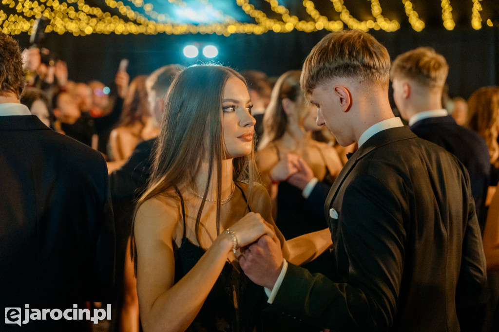 Studniówka 2025 maturzystów Liceum Ogólnokształcącego w Jarocinie