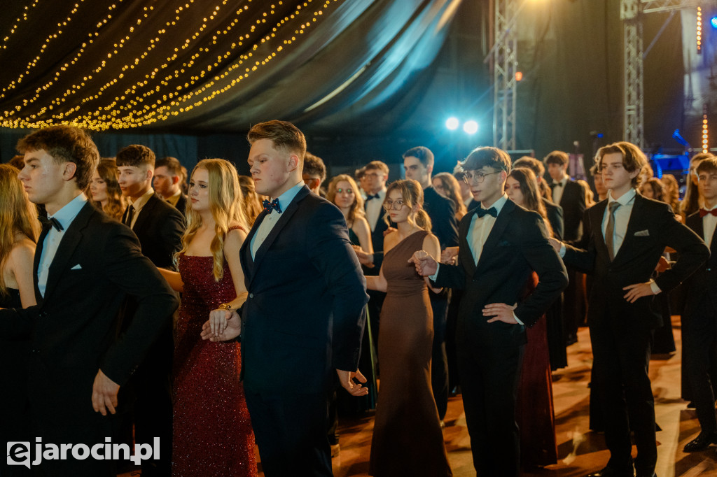 Studniówka 2025 maturzystów Liceum Ogólnokształcącego w Jarocinie