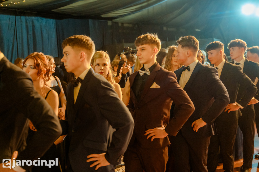 Studniówka 2025 maturzystów Liceum Ogólnokształcącego w Jarocinie