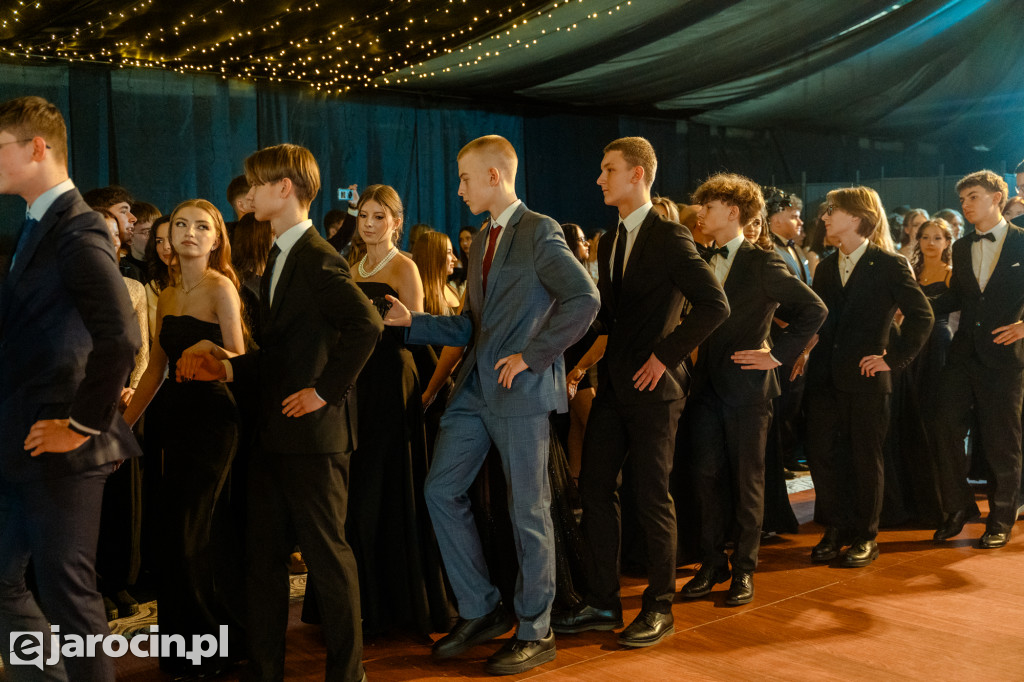Studniówka 2025 maturzystów Liceum Ogólnokształcącego w Jarocinie