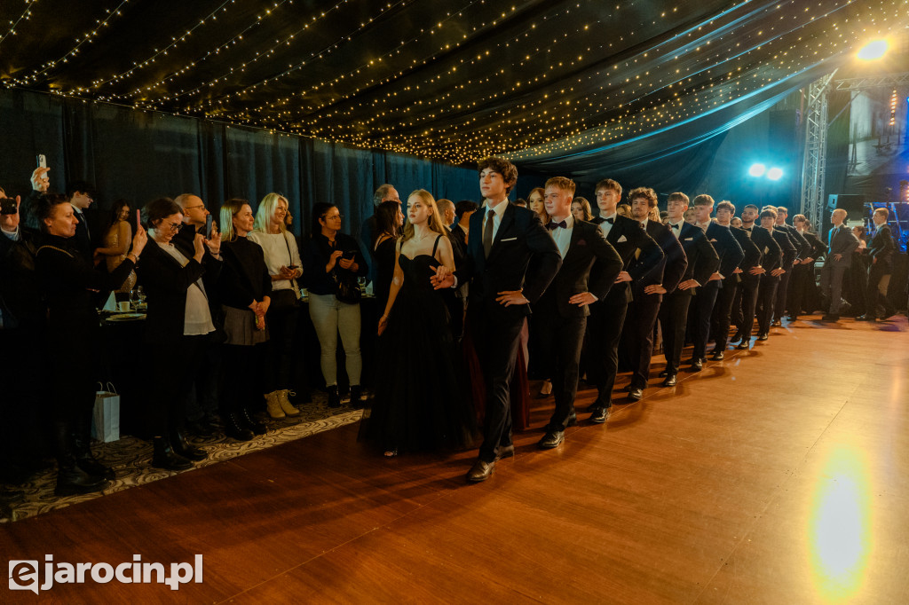 Studniówka 2025 maturzystów Liceum Ogólnokształcącego w Jarocinie