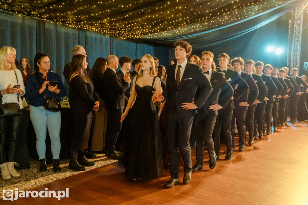 Studniówka 2025 maturzystów Liceum Ogólnokształcącego w Jarocinie