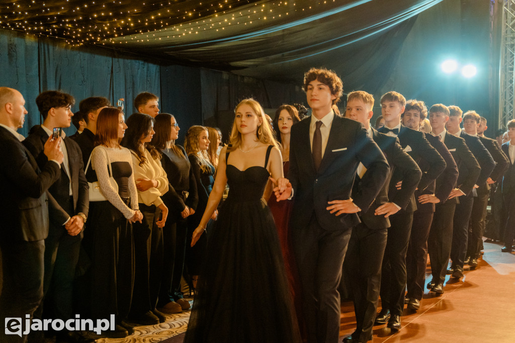 Studniówka 2025 maturzystów Liceum Ogólnokształcącego w Jarocinie