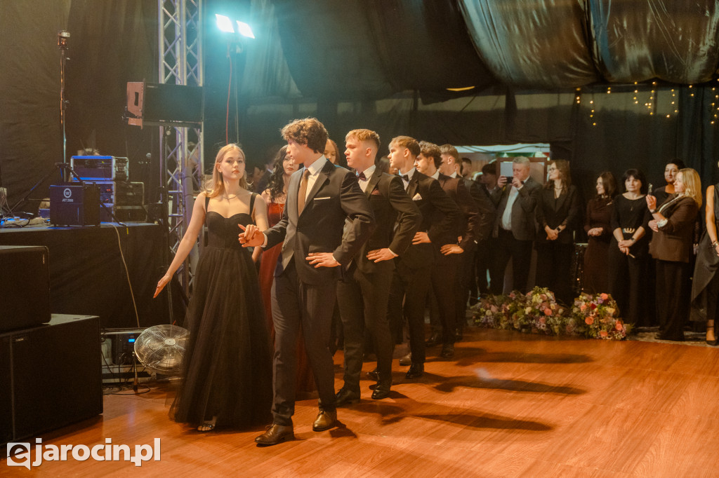 Studniówka 2025 maturzystów Liceum Ogólnokształcącego w Jarocinie