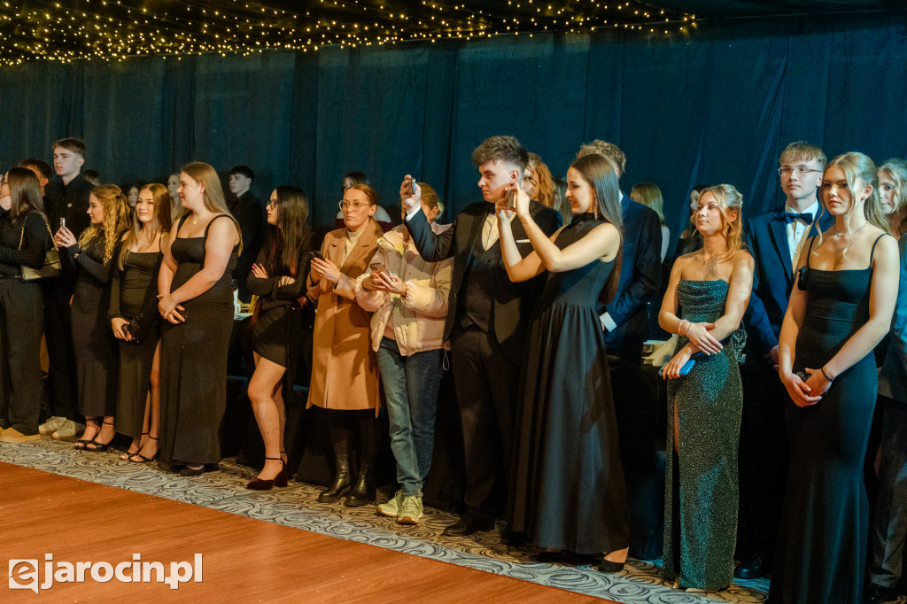 Studniówka 2025 maturzystów Liceum Ogólnokształcącego w Jarocinie
