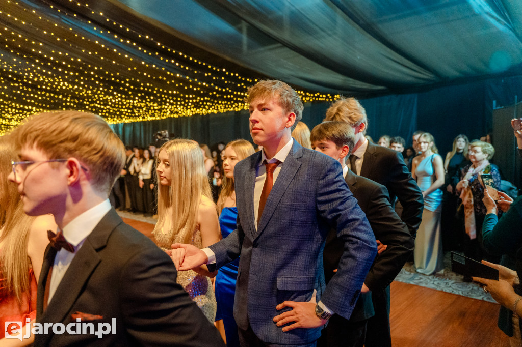 Studniówka 2025 maturzystów Liceum Ogólnokształcącego w Jarocinie