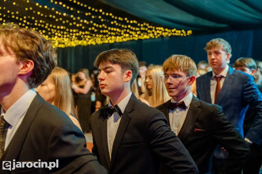 Studniówka 2025 maturzystów Liceum Ogólnokształcącego w Jarocinie