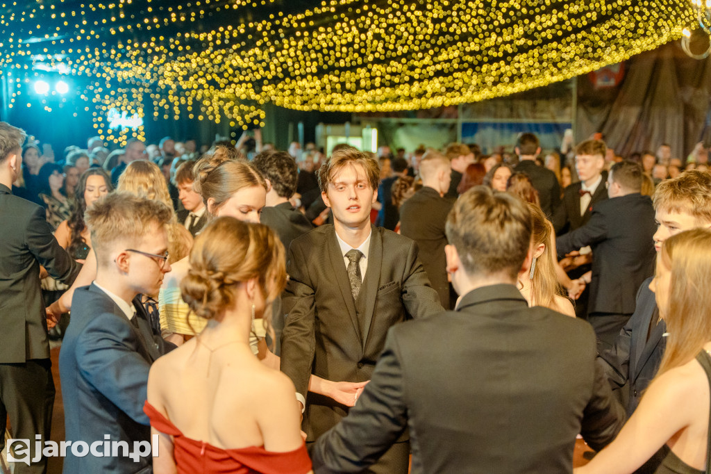 Studniówka 2025 maturzystów Liceum Ogólnokształcącego w Jarocinie