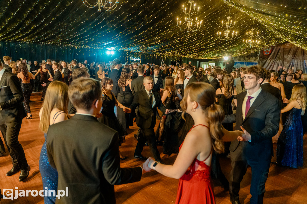 Studniówka 2025 maturzystów Liceum Ogólnokształcącego w Jarocinie