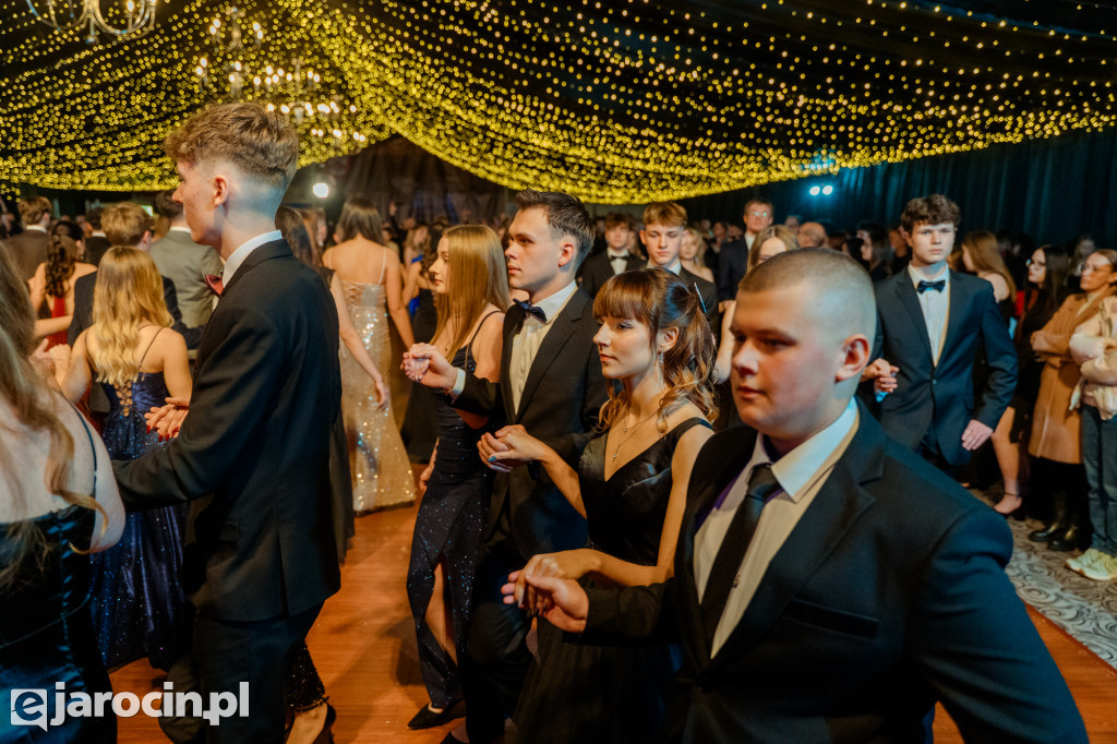 Studniówka 2025 maturzystów Liceum Ogólnokształcącego w Jarocinie