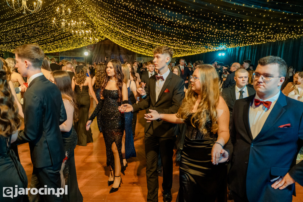 Studniówka 2025 maturzystów Liceum Ogólnokształcącego w Jarocinie