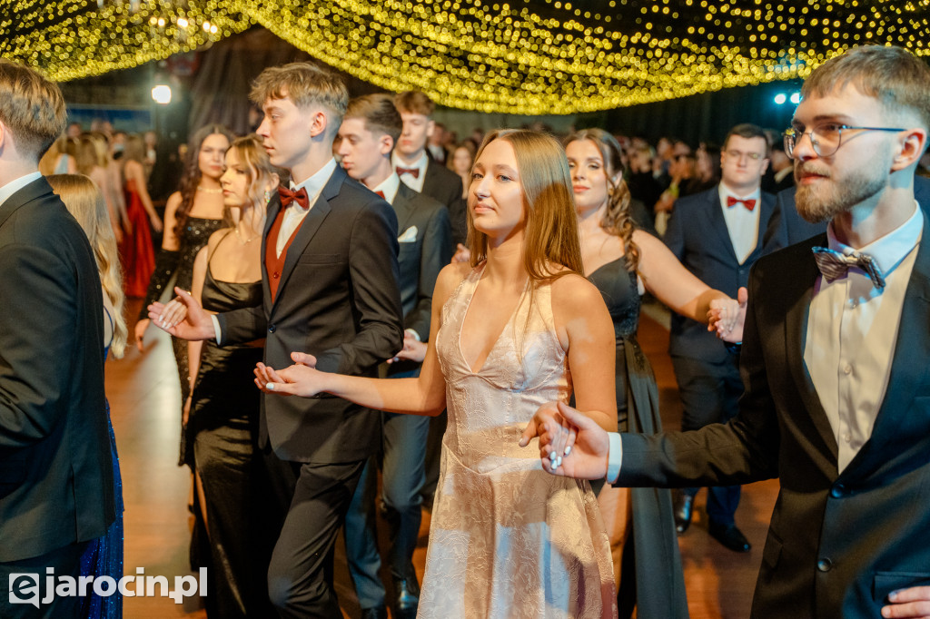 Studniówka 2025 maturzystów Liceum Ogólnokształcącego w Jarocinie